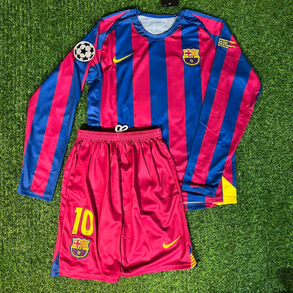Ronaldinho “Gaucho” #10 Barcelona 2006 Long-Sleeve Retro Football Jersey