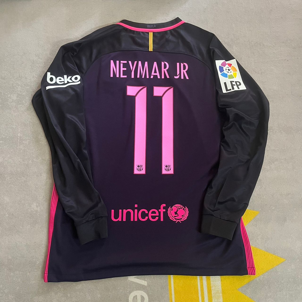 Neymar Jr Long-Sleeve Retro Pink Barcelona 2014/15 Jersey